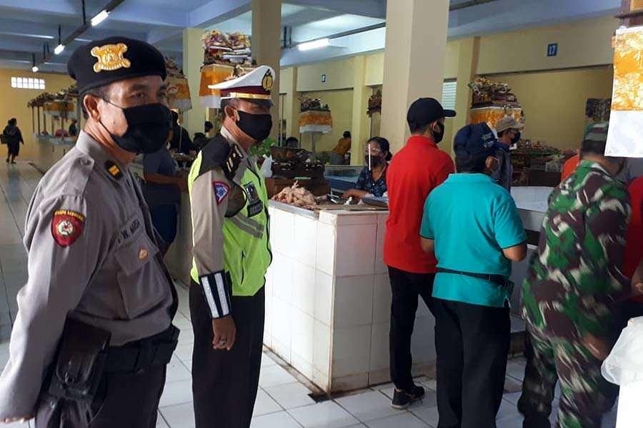 Tim Gabungan Gelar Sidak Di Pasar Umum Desa Keramas Balipost