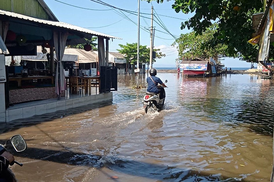 Banjir Rob Landa Pesisir Bali Bmkg Sebut Karena Ini Balipost