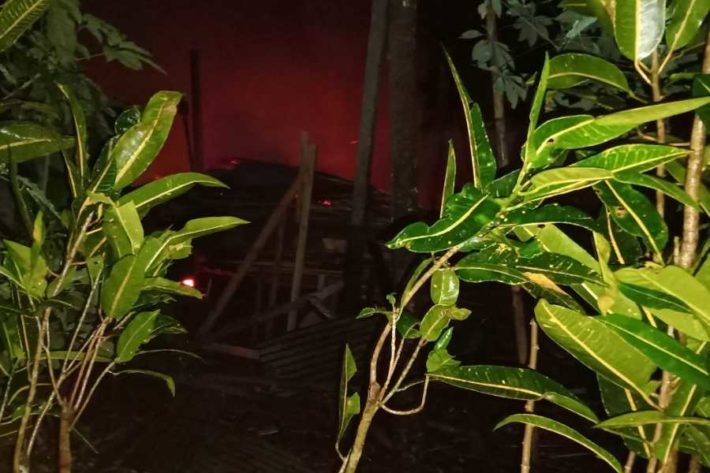 Kebakaran Landa Gudang Kayu Kerugian Ratusan Juta BALIPOST