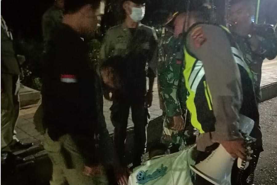 Sering Dijadikan Lokasi Mabuk Mabukan Satpol Pp Pantau Lapangan