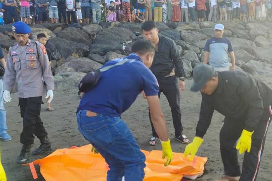 Jasad Pria Terdampar Di Pantai Perancak Balipost