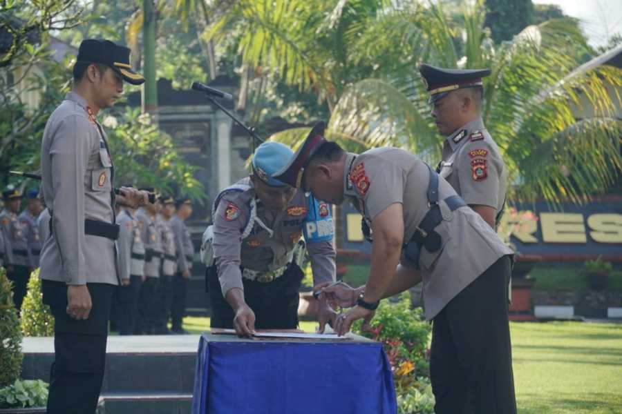 Kasat Reskrim Dan Kapolsek Susut Diganti Balipost