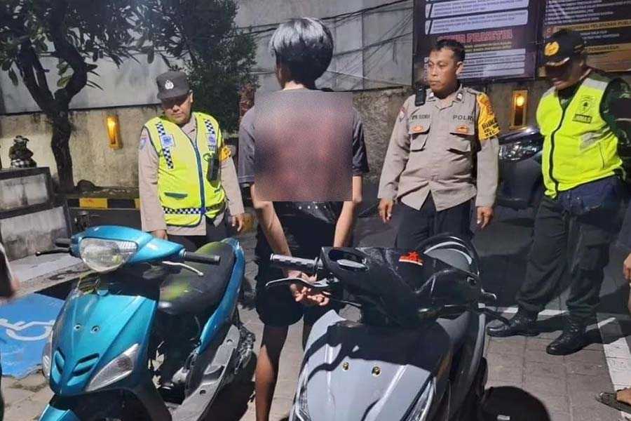 Sekelompok Pemuda Kabur Saat Didekati Dua Motor Berknalpot Brong