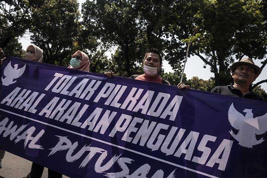 Tolak Ruu Pilkada Massa Padati Gedung Mk Balipost