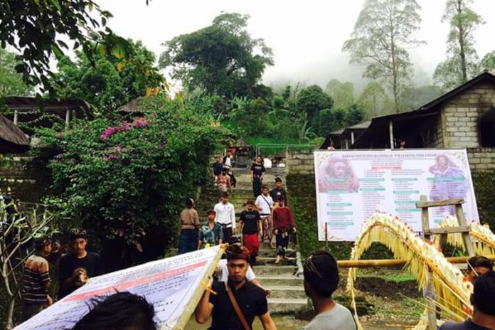 Pujawali digelar di Pura Kawitan Mahagotra Catur Sanak Pasek Kayuan.