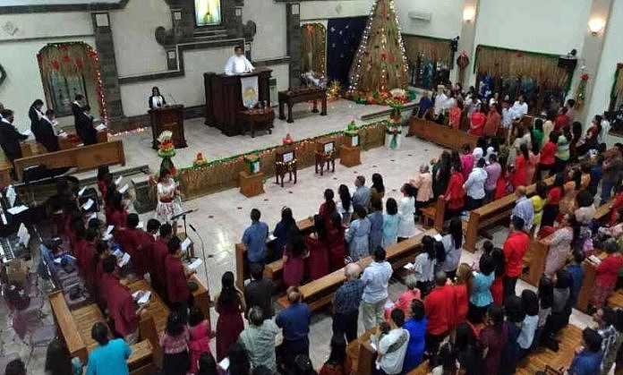 Umat Gereja Gpib Ekklesia Rayakan Natal Balipost Com