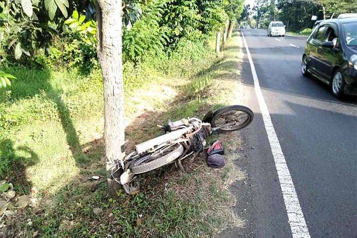 Diduga Mengantuk, Mobil Tabrak Pemotor Hingga Tewas ...