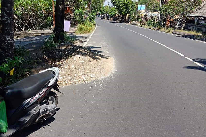 Pengendara Motor Tewas Tabrak Pohon Perindang BALIPOST Com