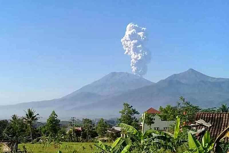  Status  Normal Gunung  Merapi  Meletus Freatik BALIPOST com