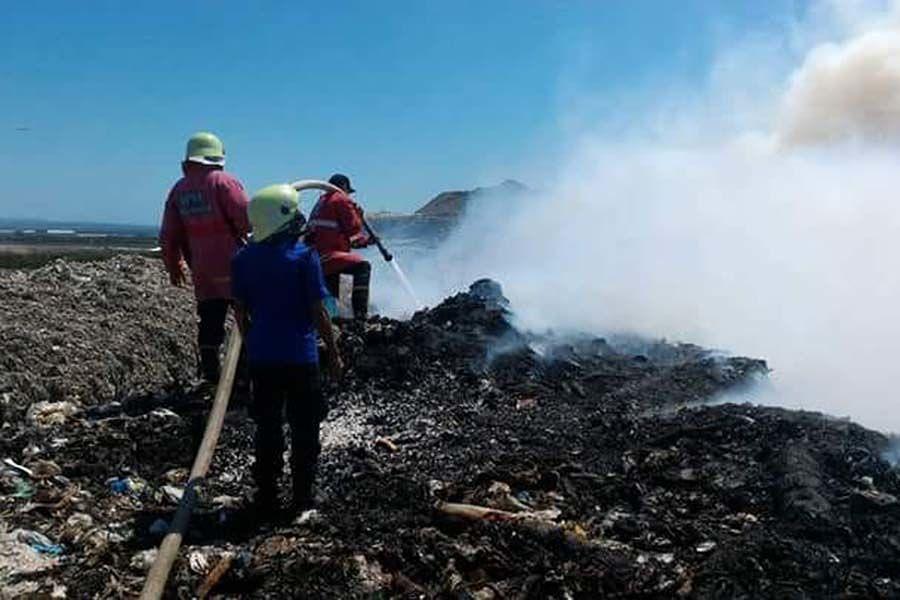 Udara Panas, Lahan TPA Suwung Kebakaran | BALIPOST.com