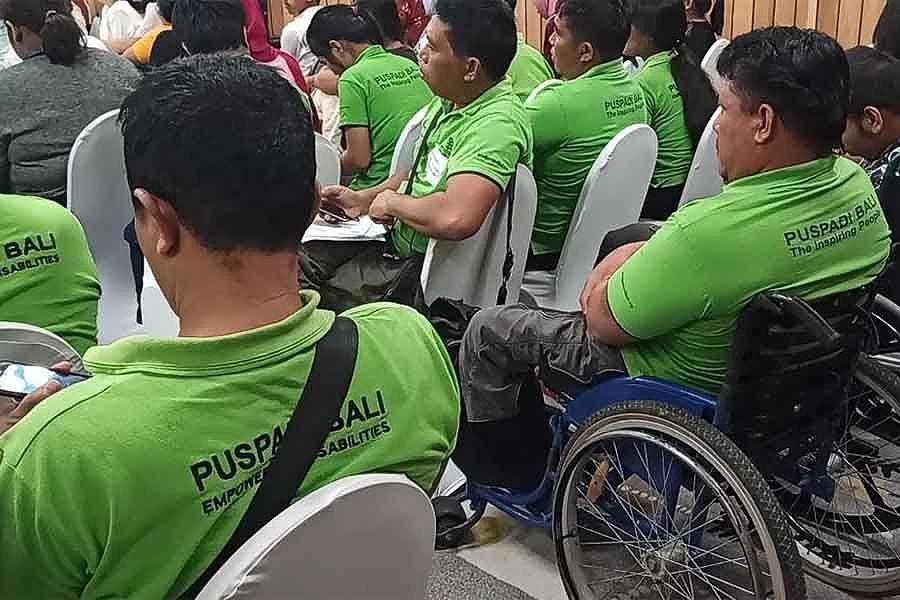 Minim, Penyandang Disabilitas Yang Bekerja | BALIPOST.com