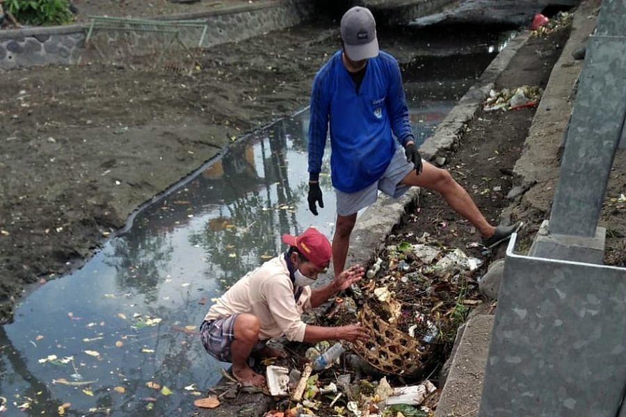 Saluran Sungai Dipenuhi Sampah | BALIPOST.com