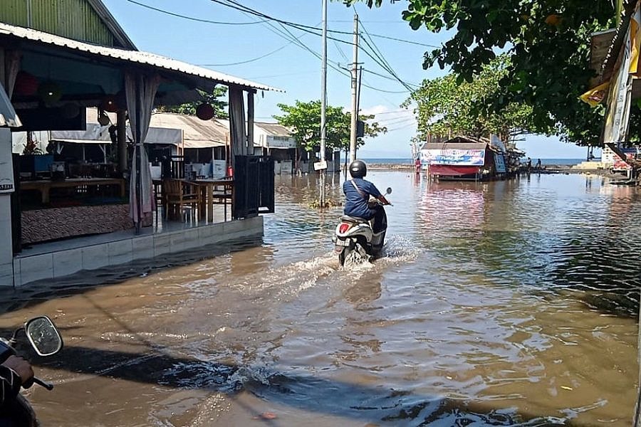 Banjir Rob Landa Pesisir Bali, BMKG Sebut Karena Ini | BALIPOST.com