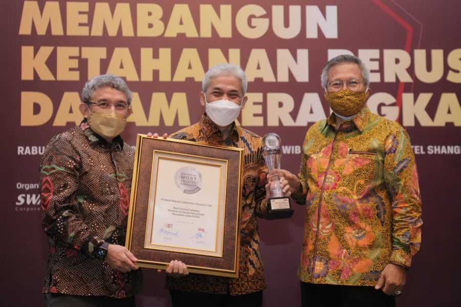 BRI Sabet Penghargaan Most Trusted Company 2021 | BALIPOST.com