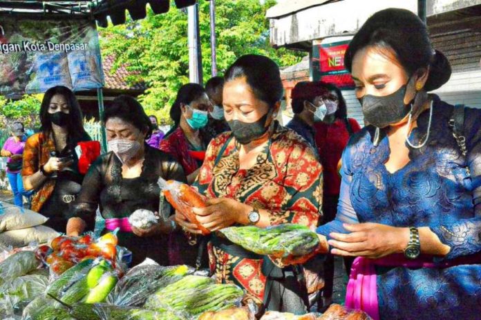 Bazaar Pangan Jelang Hari Saraswati Diserbu Warga 2