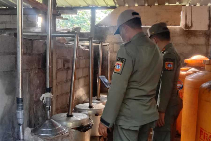 Produsen Arak Gula Pasir Masih Marak Sosialisasi Dan Penertiban Akan Digencarkan