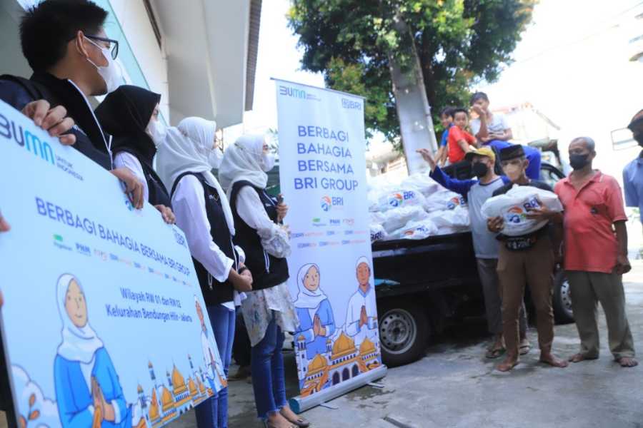 Berbagi Bahagia Di Ramadan, BRI Group Bagikan 80.000 Paket Sembako ...