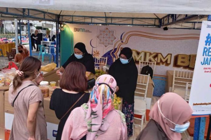 Cerita Sukses UMKM BRI, Bangun "Kampung Kue" Beromzet Puluhan Juta 2