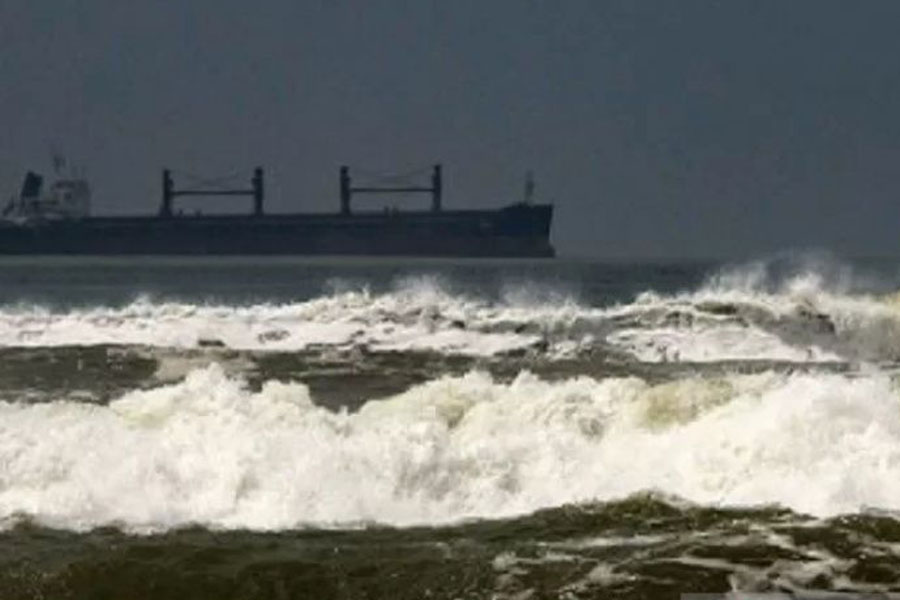 Waspadai Gelombang Tinggi Hingga 4 Meter Di Selat Bali