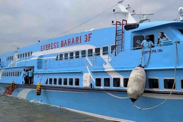 Ratusan Wisatawan Tertahan di Pulau Karimunjawa 2