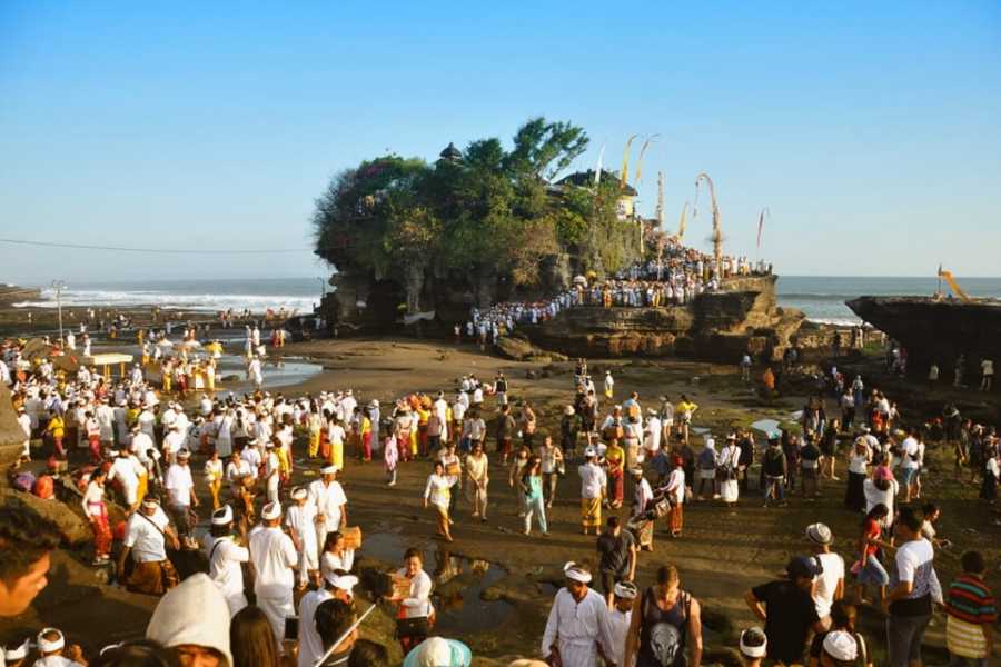 Pujawali Pura Luhur Tanah Lot Mulai 18 Januari, Perhatikan Pasang Surut ...