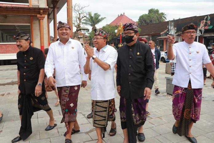 Gubernur Koster dan Wagub Cok Ace Tinjau Pasar Tematik Ubud 2