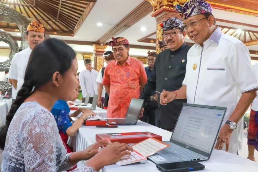 Gubernur Koster Tegaskan Bulan Bahasa Bali Tonggak Peradaban Penanda ...