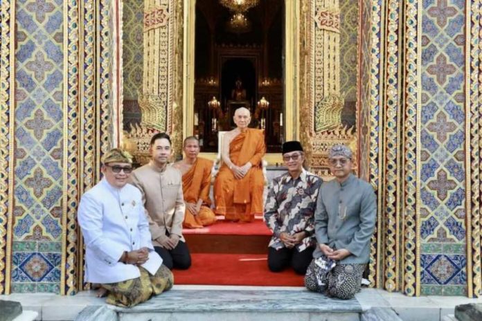 Perkuat Hubungan, Thailand Serahkan Arca Buddha ke Indonesia 2