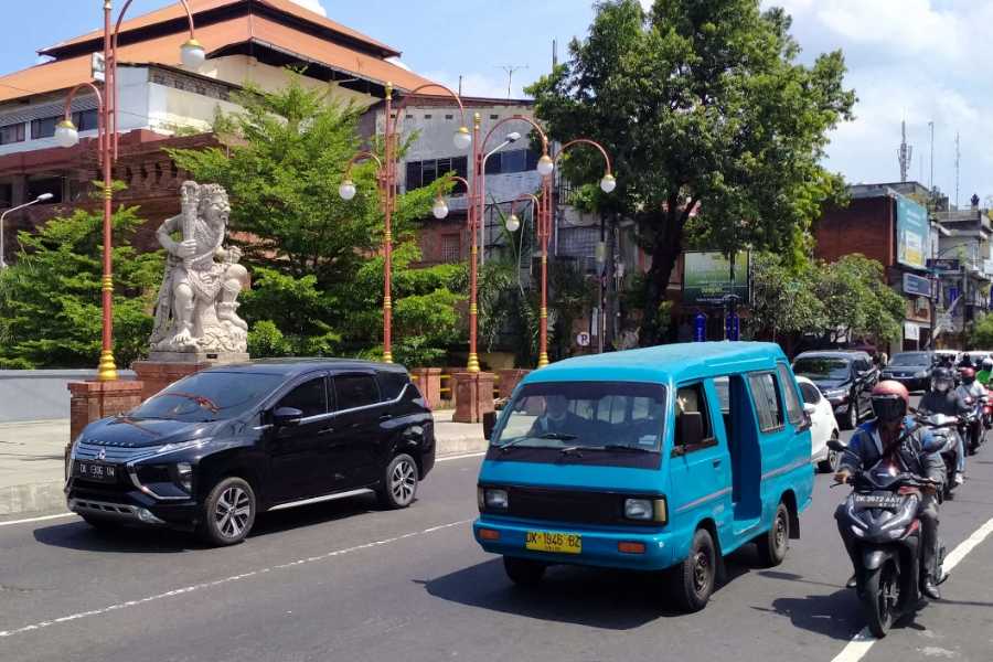 Keberadaannya Makin Menurun, Angkot Di Denpasar Tersisa 2 Unit ...