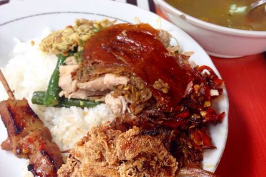 5 Tempat Makan Babi Guling Ini Jadi Langganan Wisnus saat Liburan di Bali