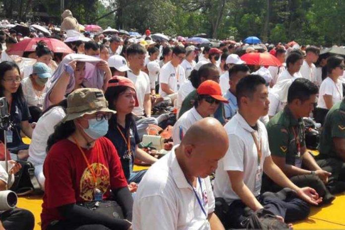 Ribuan Umat Buddha Rayakan Waisak di Halaman Candi Borobudur 2