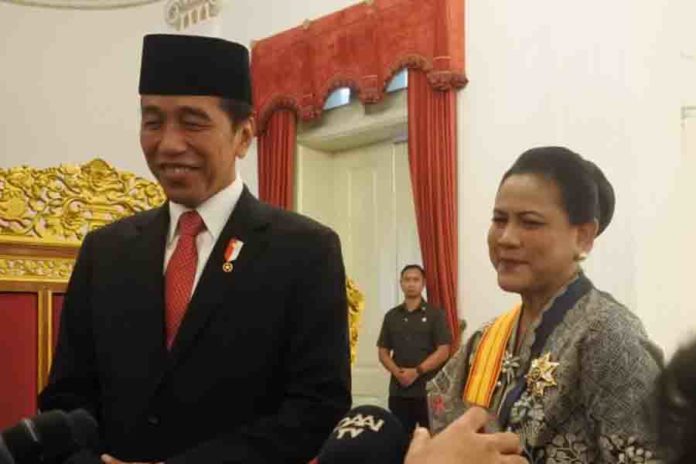 Ibu Negara Iriana Jokowi Memperoleh Tanda Kehormatan Bintang Republik Indonesia Adipradana 2