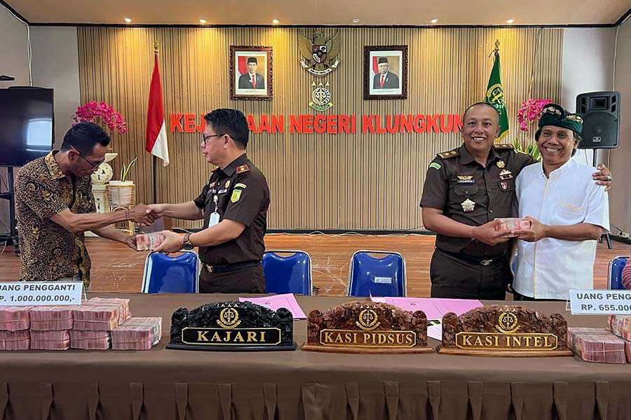 Korupsi Lpd Ped Kejari Eksekusi Uang Pengganti Rp 1 6 Miliar