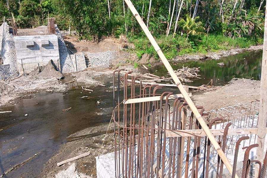 Tak Kunjung Selesai Pembangunan Jembatan Di Yehembang Kauh