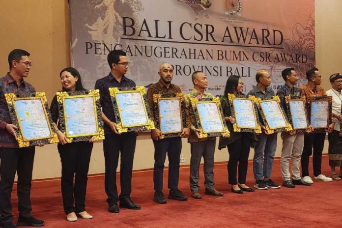 Enam Tahun Berturut, TJSL PLN Raih Bali BUMN CSR Award 2
