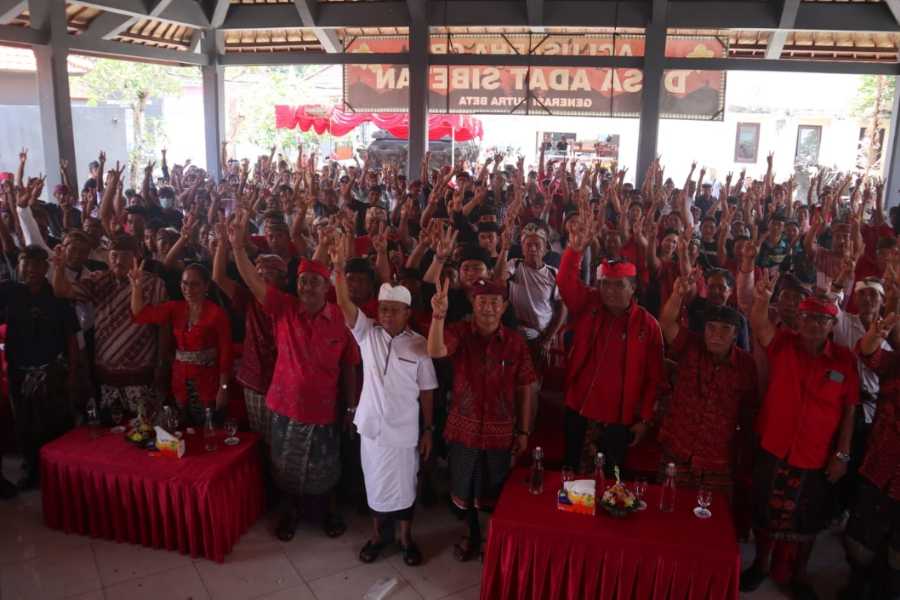 Bangun SMK di Bebandem, Masyarakat Karangasem Ucapkan Terima Kasih pada Koster