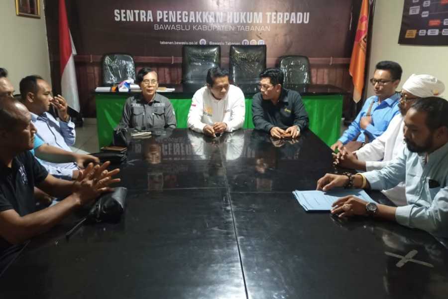 Diduga Diintimidasi, Pemangku dan Seorang Warga Lapor ke Bawaslu Tabanan