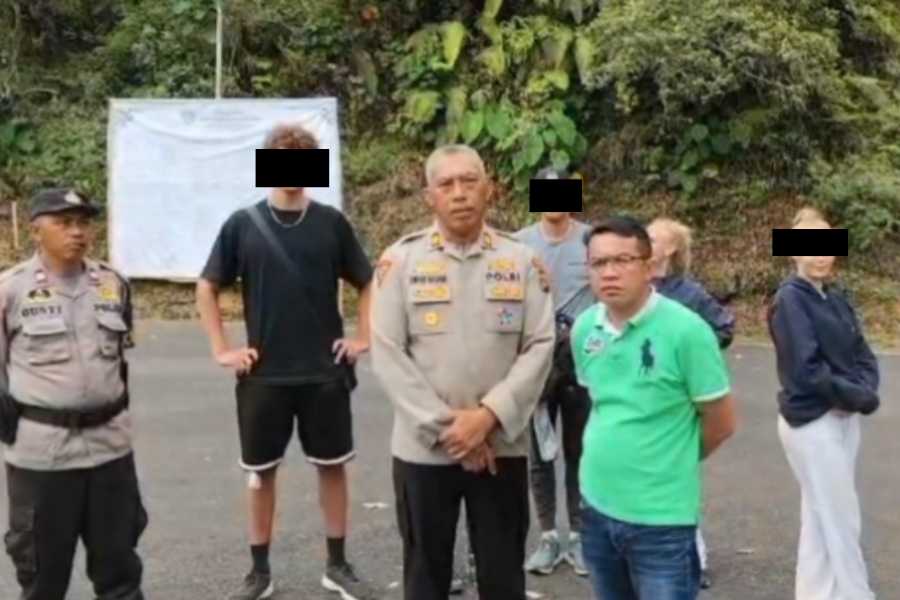 Hendak Naik Ke Gunung Agung Lima Wna Dicegat Balipost Com