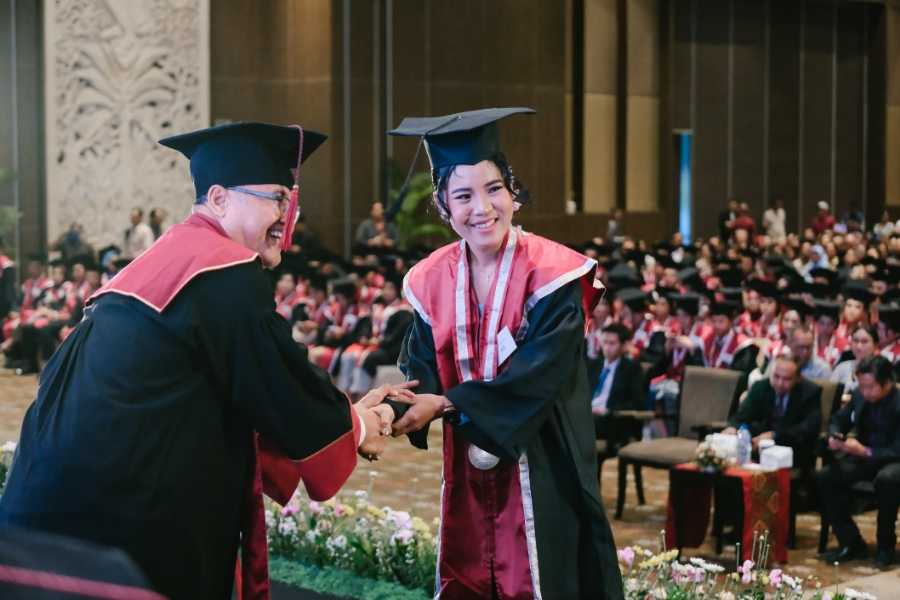 INSTIKI Kukuhkan 404 Wisudawan di Wisuda XXIV