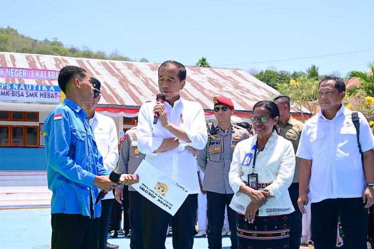 Jokowi hesitates to make strategic decisions before retirement