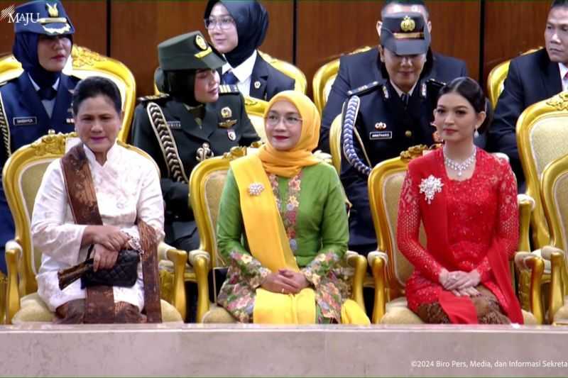 Kebaya Selvi Ananda dan Iriana Simbolkan Cinta Indonesia