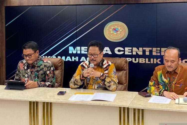 Tiga Hakim PN Surabaya Diberhentikan Sementara Dari Jabatan