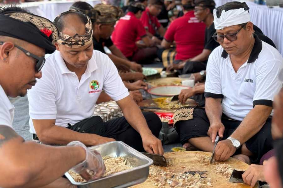 Lomba Ngelawar di Pura Jagatnatha, Puluhan Peserta Sajikan Ragam Kreasi Menggugah Selera