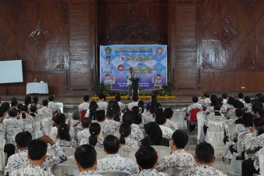 Meriah dan Penuh Kekeluargaan, Puncak HUT PGRI dan HGN di Jembrana