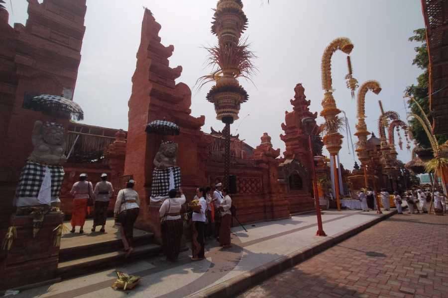 Puncak Karya di Pura Agung Jagatnatha Denpasar Dipuput Ida Pedanda Siwa Budha