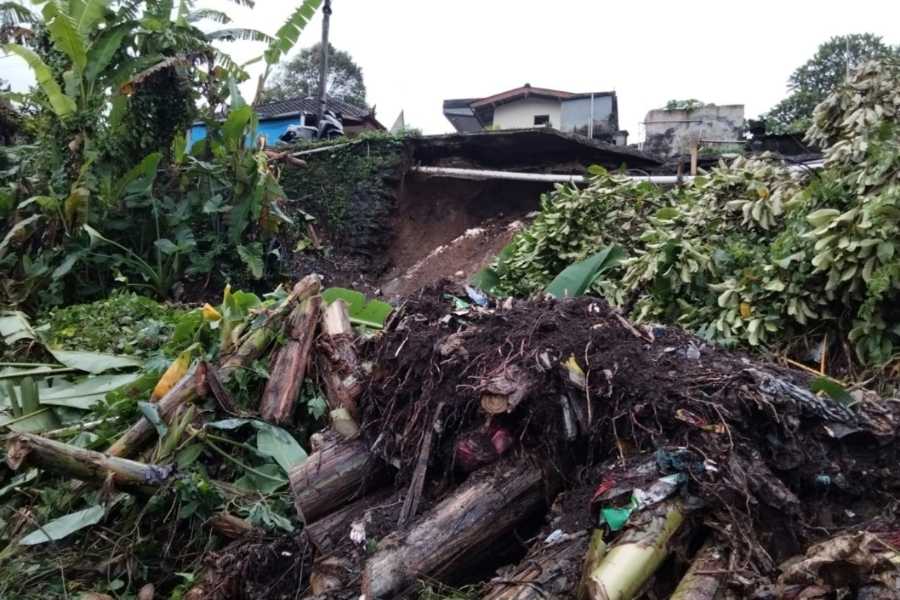 Longsor dan Pohon Tumbang di Penebel, Kerugian Ditaksir Capai Ratusan Juta