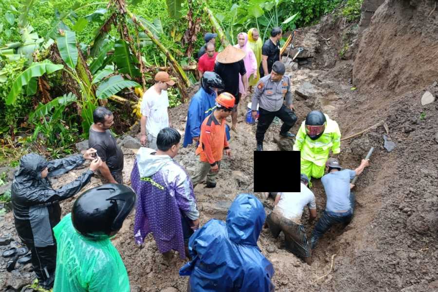 Longsor di Desa Mas, Dua Pekerja Tewas Tertimbun