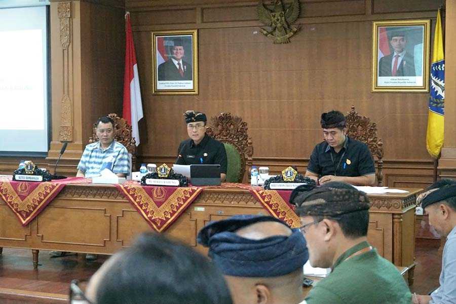 Pj. Sekda Terima Kunja Perumda Tirta Bhagasasi Bekasi