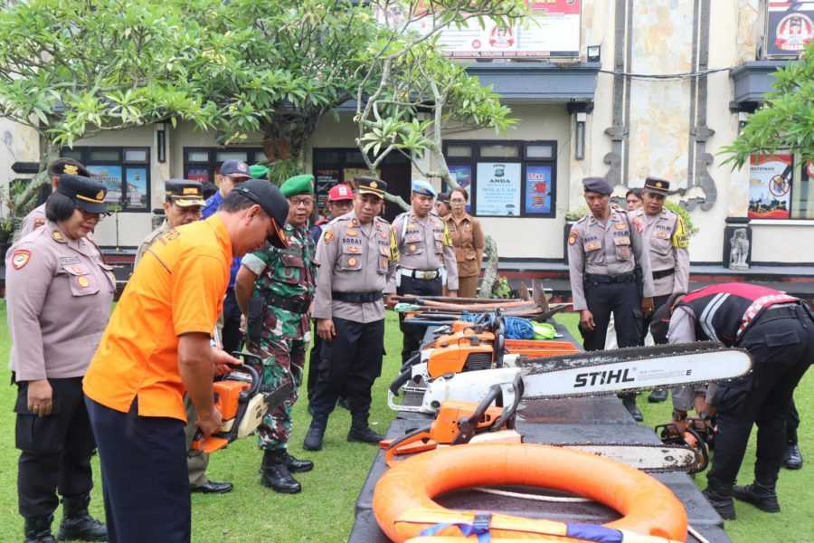 Polres Gianyar Siagakan Personel dan Peralatan Siap Tanggap Bencana Jelang Nataru